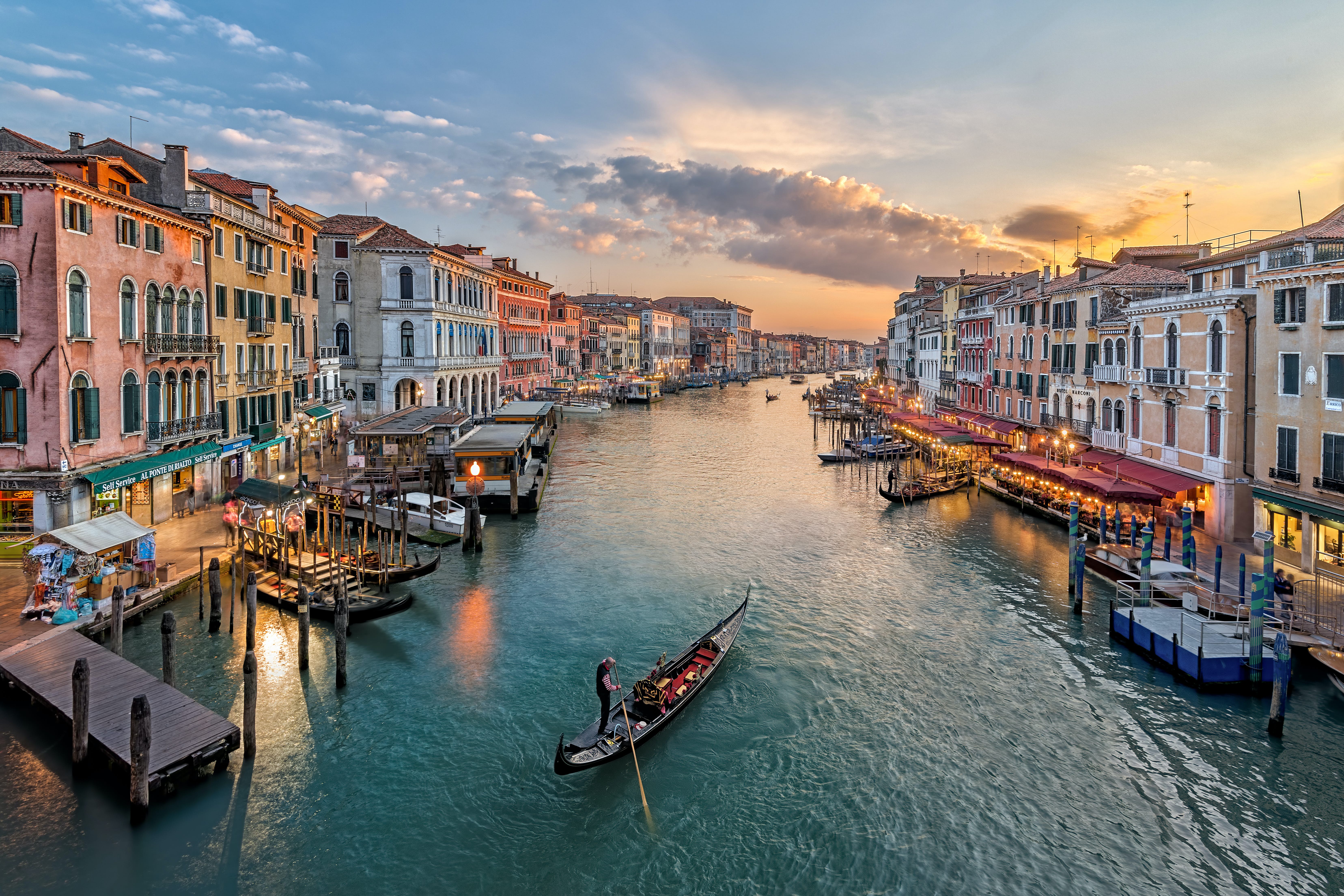  Сувенири од Венеција: Што да купите во Венеција